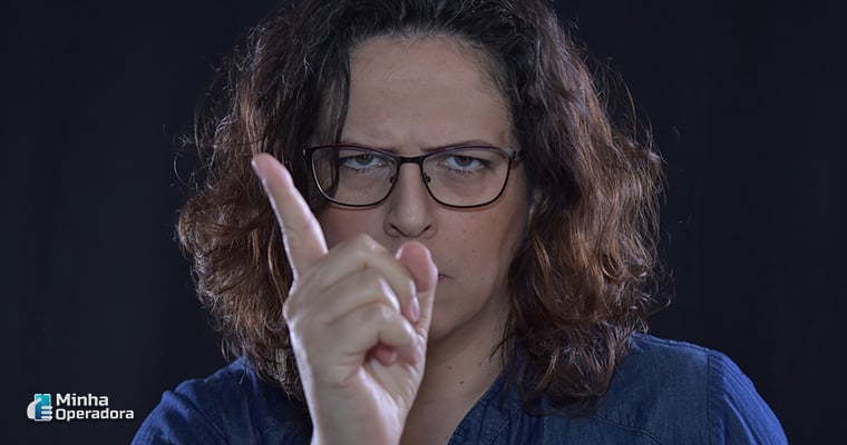 Ilustração mulher brava