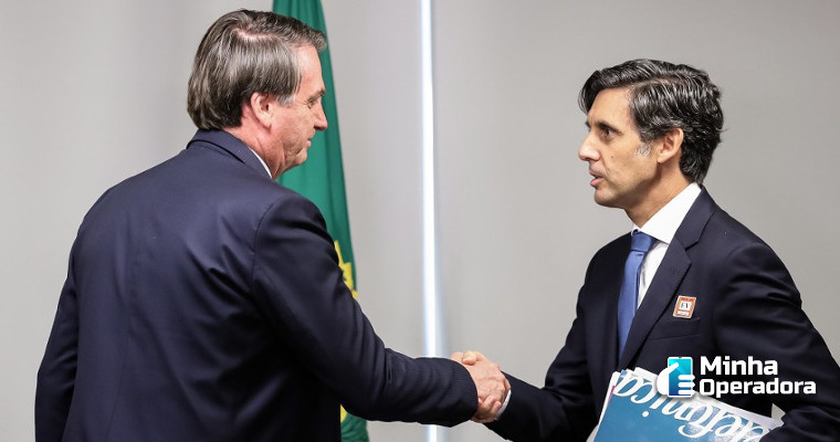 Bolsonaro recebe a visita de presidente global da Telefónica