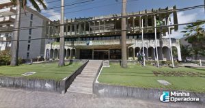 Anatel suspende atendimento ao público após muro cair Anatel suspende atendimento ao público após muro cair