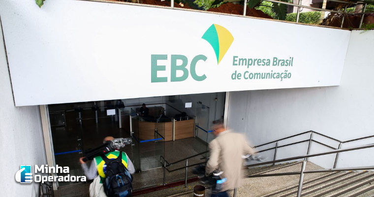 Fábio Faria estuda mudanças no comando da EBC