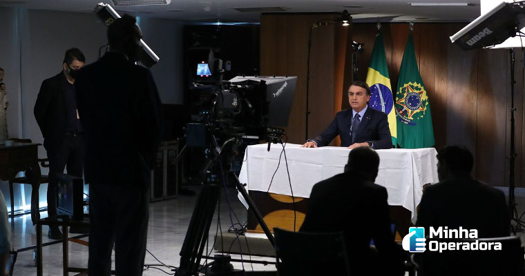 Pela primeira vez Bolsonaro sugere restrições no leilão do 5G