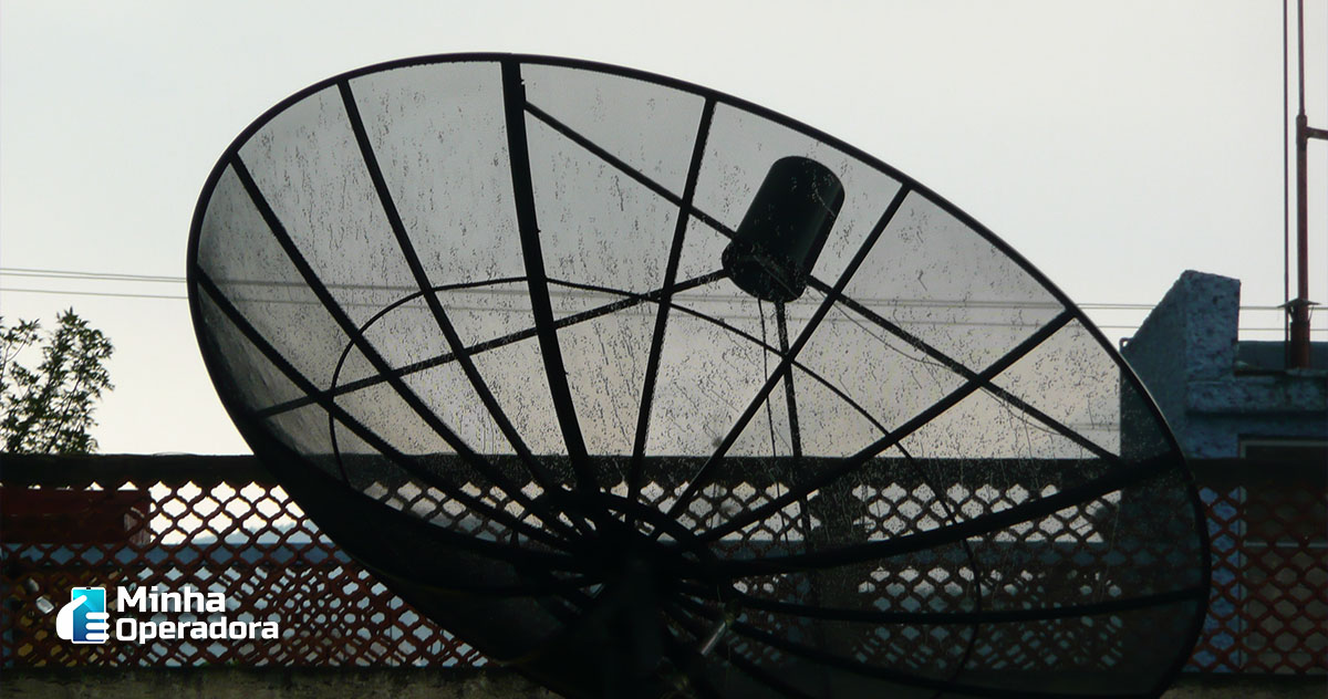 Antena parabólica