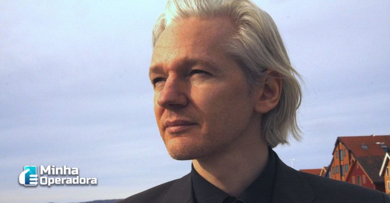 Justiça do Reino Unido nega pedido de extradição de Julian Assange