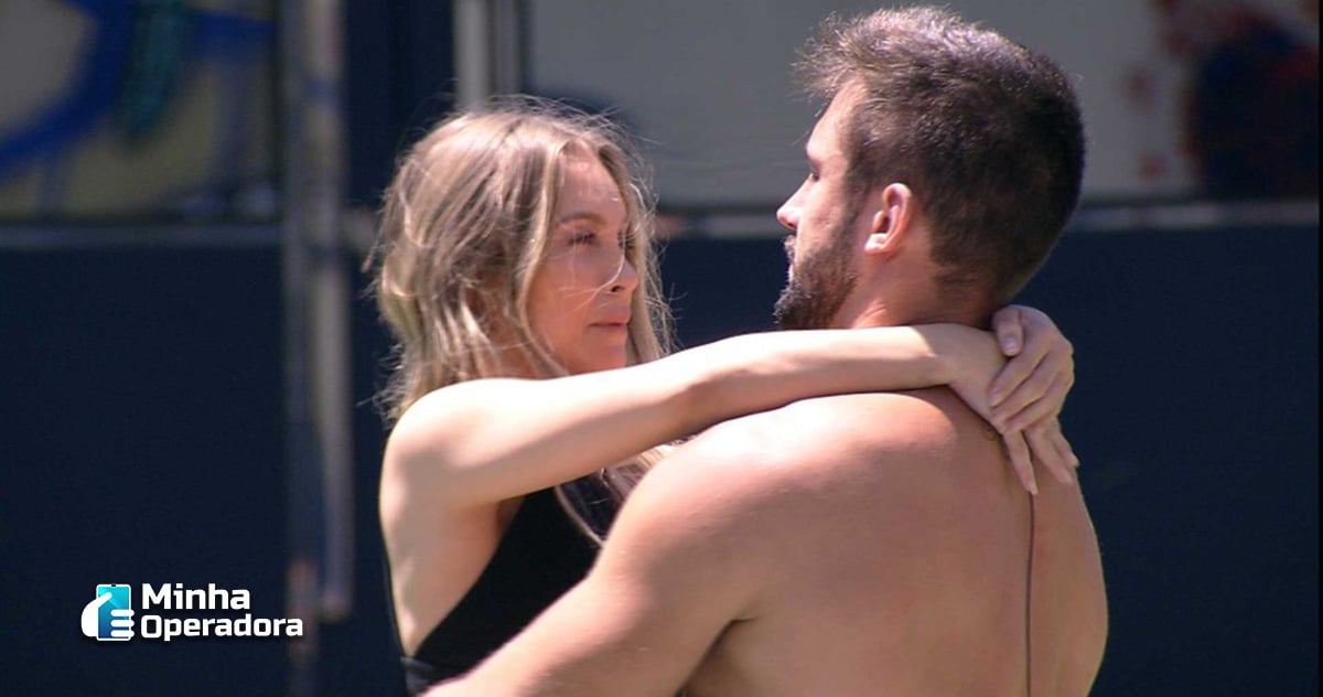 Cena do Big Brother Brasil (BBB21), com os participantes Carla Diaz e Arthur.