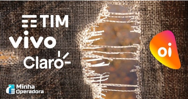 Saco sendo partido ao meio, trazendo o logo da Oi de um lado e da TIM, Vivo e TIM do outro.