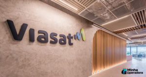 Viasat quer impedir que SpaceX lance mais satélites da Starlink
