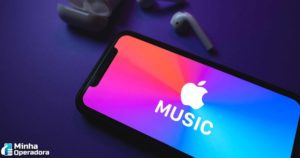 Apple lança plano mais barato e por comando de voz no Apple Music