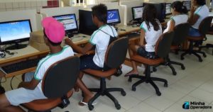 Prefeitura de São Paulo e Fundação Lemann firmam acordo para levar internet às escolas públicas