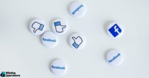 PL das Fake News: Facebook faz campanha criticando o projeto de lei