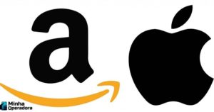 Ampliando seus canais de vendas no país, a Apple inaugurou sua loja digital oficial na Amazon Brasil. Agora os consumidores brasileiros terão uma nova opção de para compras os produtos da big tech. Essa é uma estratégia de vendas em marketplaces, onde a empresa possui esse meio secundário de fornecimento em diversos países. Todos os produtos da Apple agora estão disponíveis para compra no site da Amazon no Brasil. Os consumidores encontrarão dispositivos, como iPhones, iPads, Macs (desktops ou notebooks), Airpods, Apple TV, Beats by Dr. Dre, Apple Watch e acessório da marca. Com a nova loja oficial, os clientes da Apple passam a ter benefícios adicionais que são marcas da Amazon. Por exemplo, assinantes da Amazon possuem frete grátis com entregas a partir de 2 dias úteis. Os produtos da Amazon são marcados como “Vendido por Amazon.com.br” e “Entregue por Amazon.com.br”. Com isso, os serviços e suporte são responsabilidade da varejista. Além disso, para melhorar a estreia do espaço próprio da Apple na Amazon Brasil, é possível encontrar iPhones mais baratos em comparação aos valores praticados no próprio site da fabricante. O iPhone 13 Pro Max (128 GB) está saindo por R$ 7.822,92 contra R$ 10.142 do site da Apple. O iPad de 11 polegadas (128 GB) está por R$ 8.009,91 na Amazon, enquanto que na loja oficial da Apple sai por R$ 10.235. Apple Watch Serie 7 GPS, está por R$ 4.472,11 na Amazon contra R$ 5.353 na Apple. Para os fãs da marca norte-americana, talvez essa seja uma ótima oportunidade para adquirirem os produtos da empresa de Steve Jobs com preços mais “baratos”, além dos benefícios que são oferecidos pela Amazon. Vale lembrar que recentemente, sem muito alarme, a fabricante do iPhone reduziu os preços de vários produtos em sua loja oficial