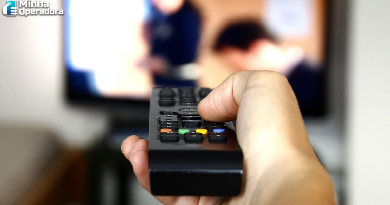 TV linear lidera o consumo de vídeo no Brasil, segundo a Kantar