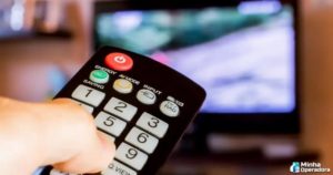 TV por assinatura segue em queda e perde mais clientes em abril