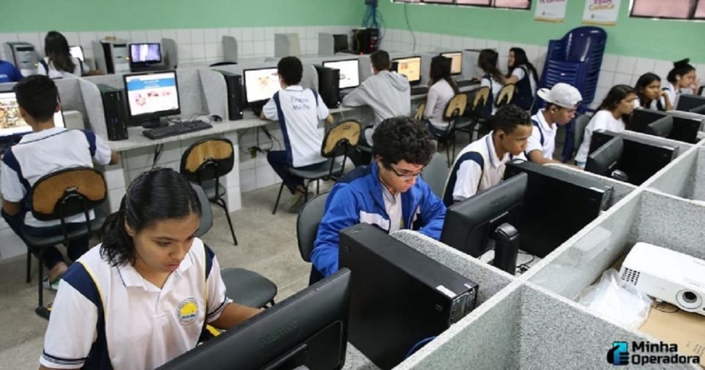 Sala de escola com conectividade