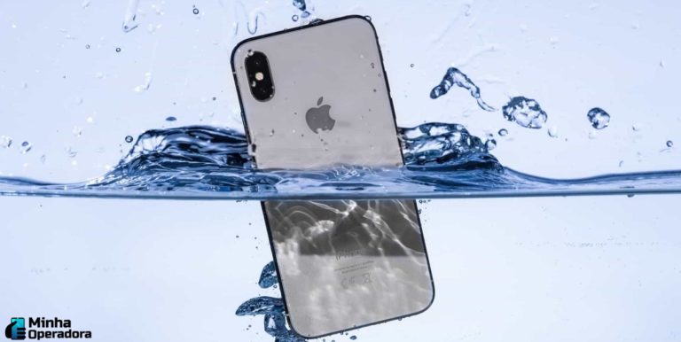 Apple-e-condenada-por-propaganda-enganosa-de-iPhone-12-a-prova-dagua