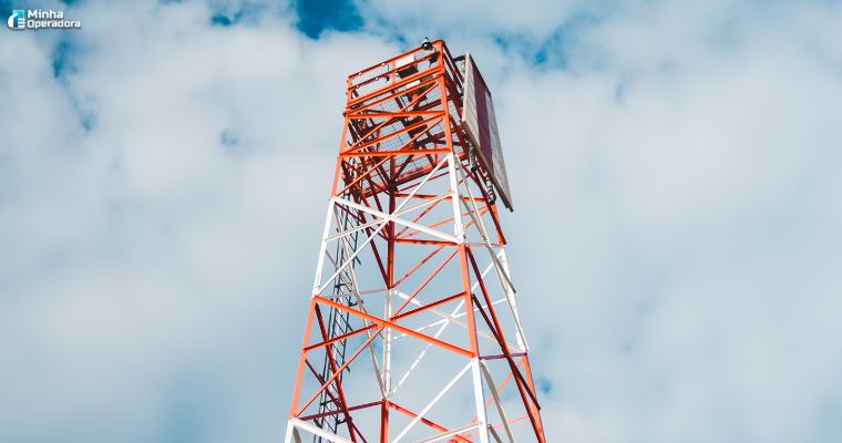 Torre de telecomunicação