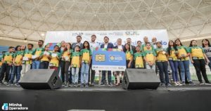 Internet-Brasil-MCom-entrega-mil-chips-para-alunos-de-Campina-Grande-PB