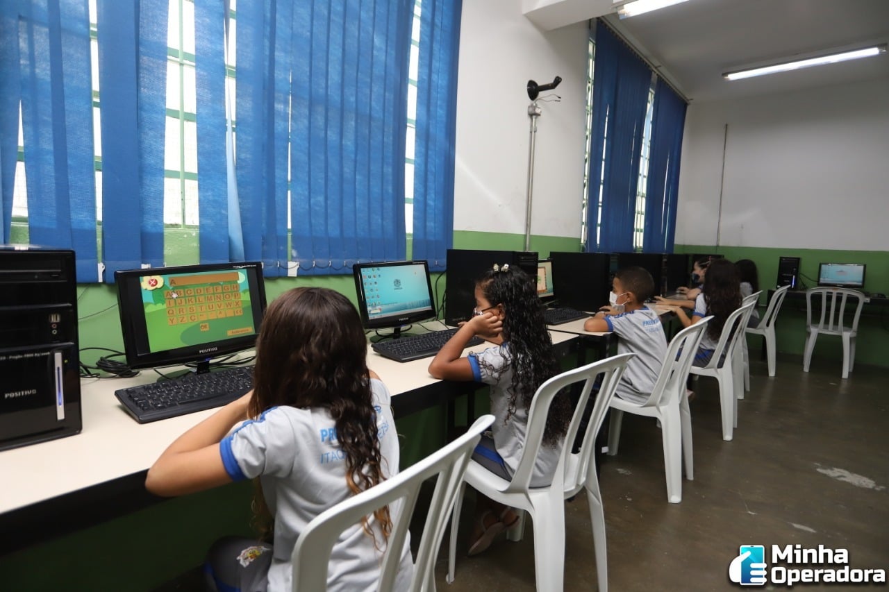 Ministerios-se-juntam-para-levar-energia-e-internet-para-escolas-publicas