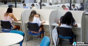 PL-preve-cabines-de-estudo-gratuitas-com-acesso-a-internet-para-estudantes