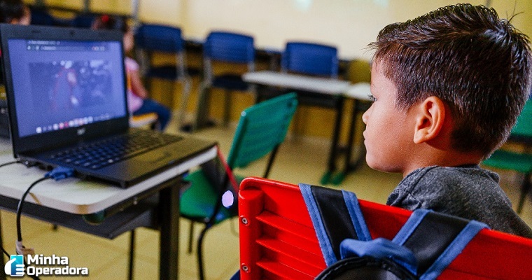 ONGs-levam-internet-da-Starlink-para-100-escolas-no-Amazonas-e-Para