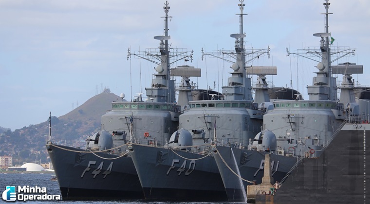 Marinha-vai-adotar-internet-via-satelite-da-Starlink-a-bordo-de-navios