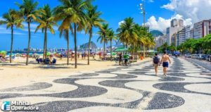 Praia-de-Copacabana-recebe-luminarias-inteligentes-com-5G-e-Wi-Fi