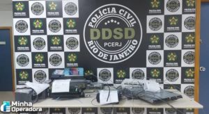 Policial-Civil-fecha-operadora-clandestina-de-internet-no-Rio-de-Janeiro
