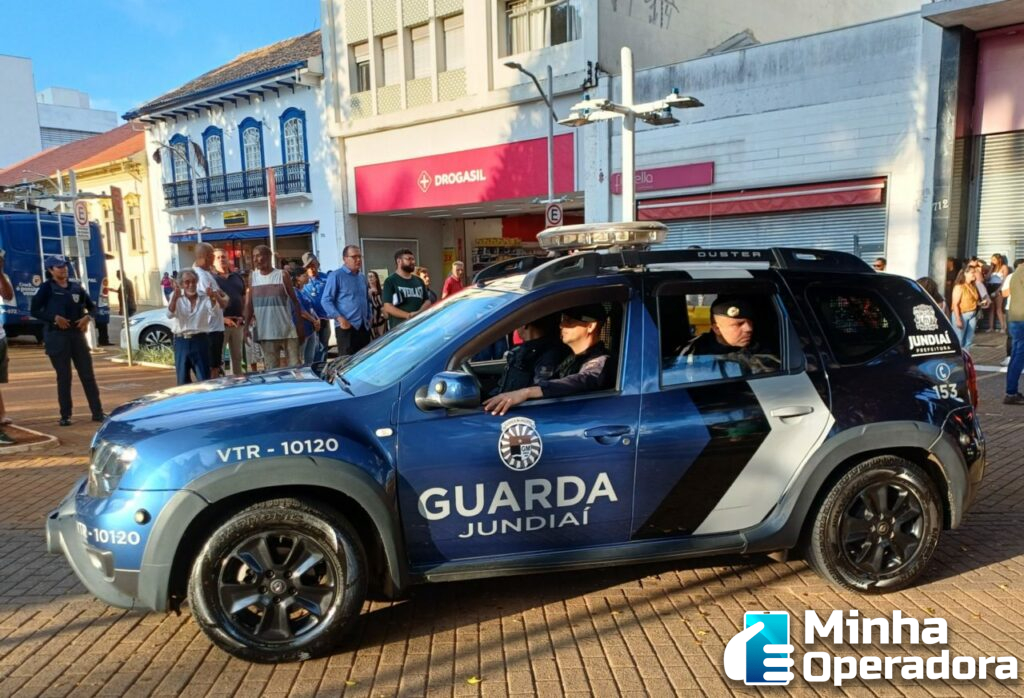 Nova viatura da GMJ chega à Praça da Matriz