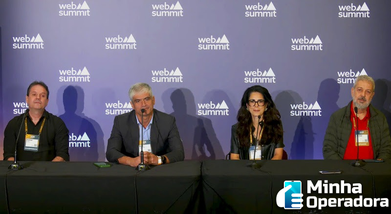 Porta-vozes da Claro atendem à imprensa durante o Web Summit Rio- Rodrigo Assad, Mário Rachid, Roberta Godoi e Rodrigo Duclos