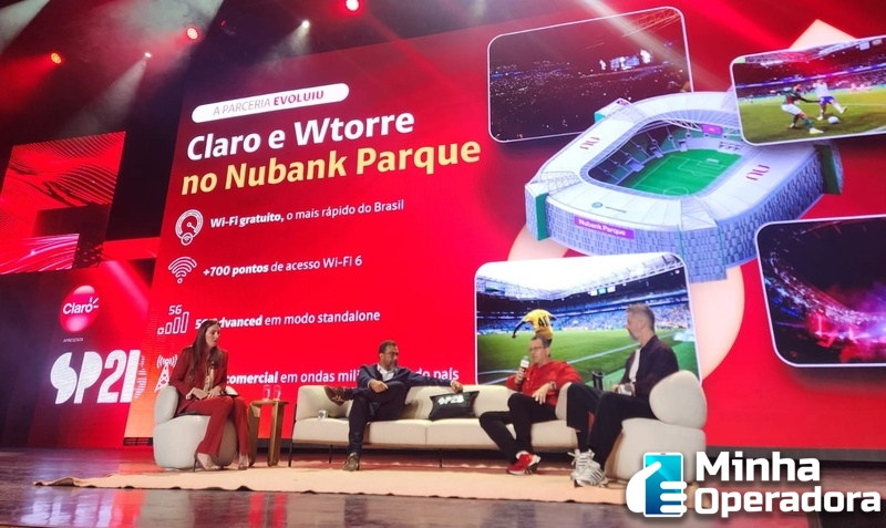 Anúncio da parceria durante painel no SP2B, em São Paulo Nubank Claro