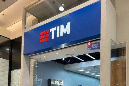 Loja TIM / TIM, ação