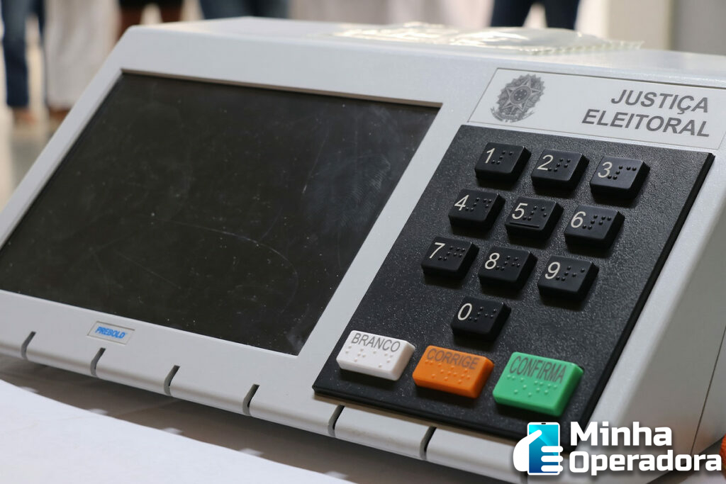 Urna Eletrônica Justiça Eleitoral Starlink, votação, eleições