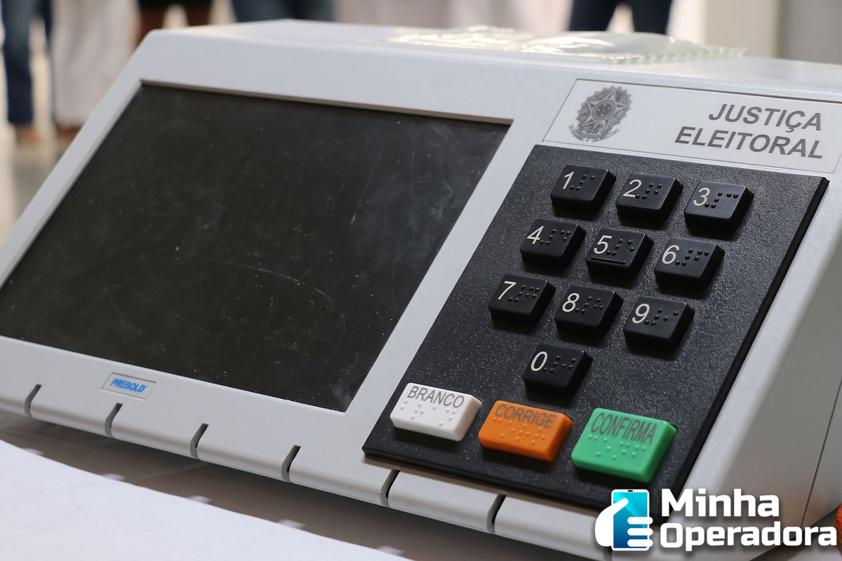 Urna Eletrônica Justiça Eleitoral Starlink, votação, eleições